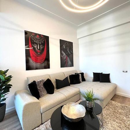 Sky View - Luxury Apartament - Sanador Victoriei Bukarest Eksteriør billede