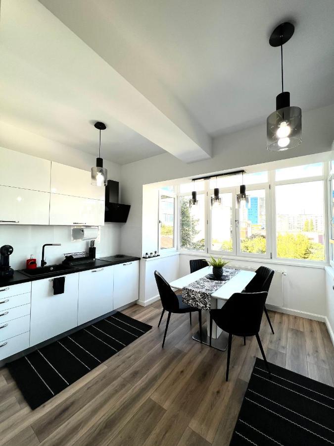 Sky View - Luxury Apartament - Sanador Victoriei Bukarest Eksteriør billede
