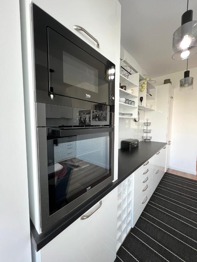 Sky View - Luxury Apartament - Sanador Victoriei Bukarest Eksteriør billede