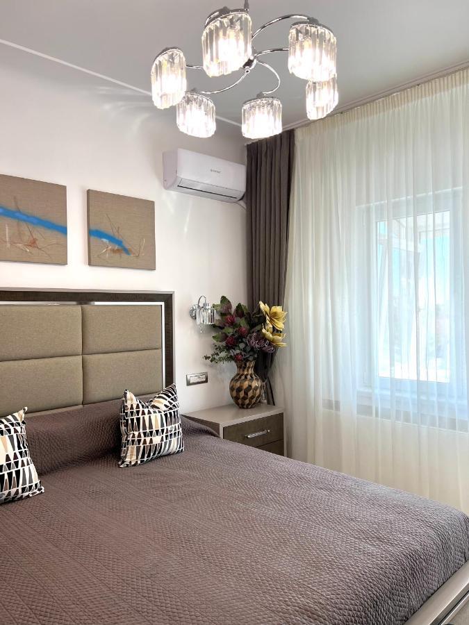 Sky View - Luxury Apartament - Sanador Victoriei Bukarest Eksteriør billede
