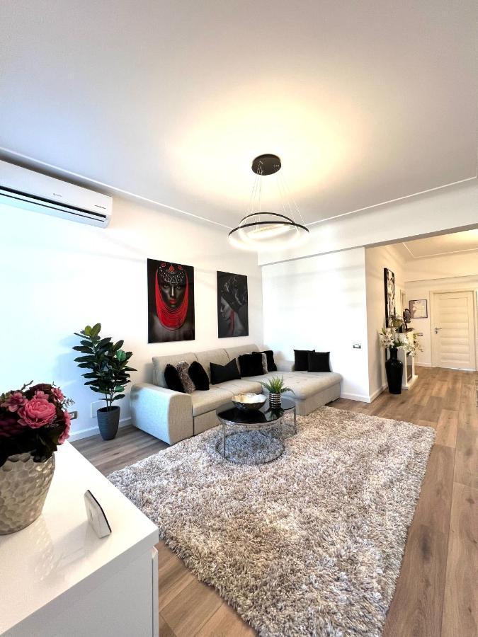 Sky View - Luxury Apartament - Sanador Victoriei Bukarest Eksteriør billede
